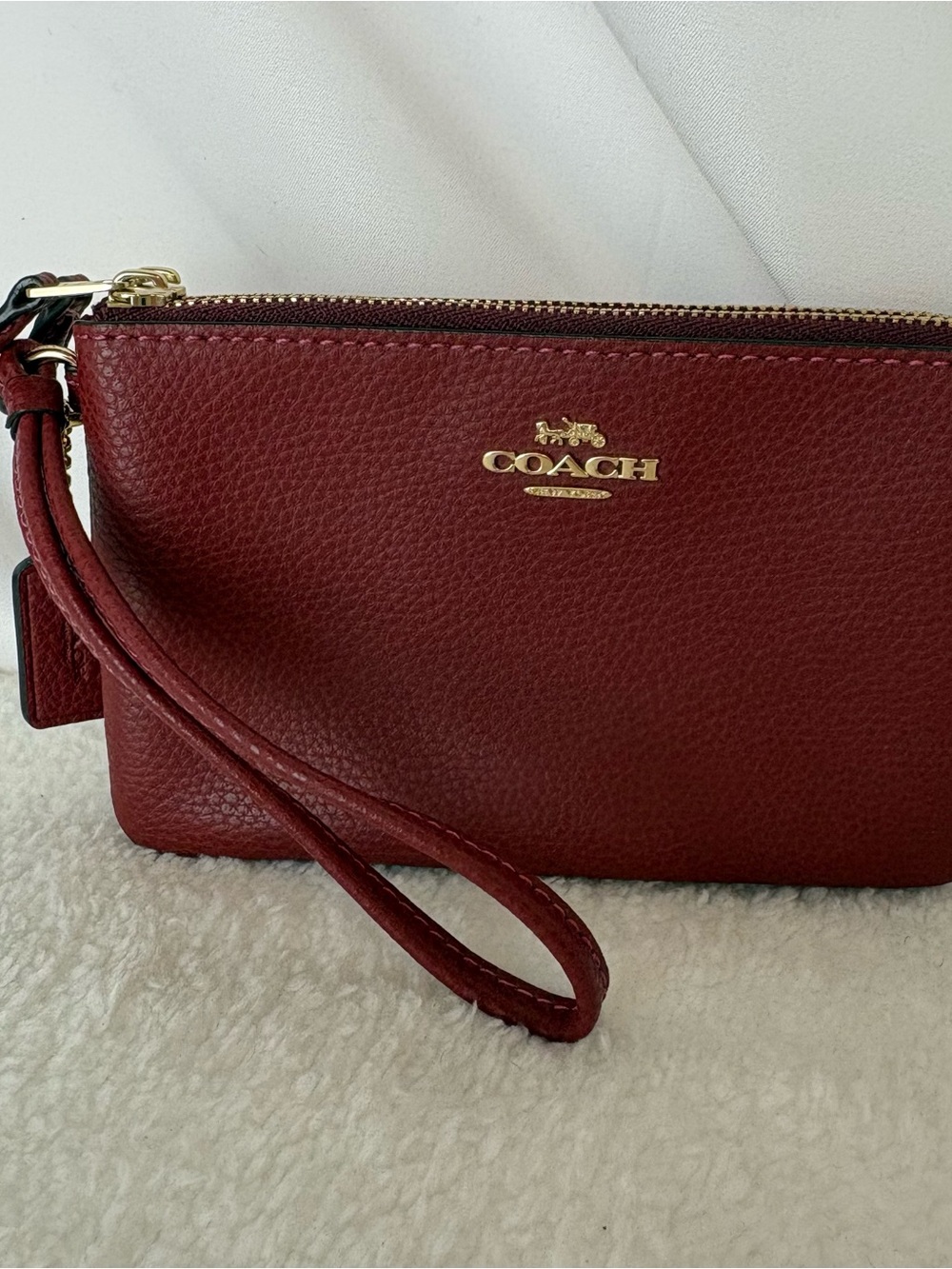 COACH Women’s Burgundy Leather double compartment Wristlet, like new! - Picture 2 of 14